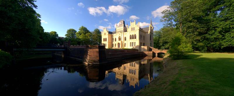 2008-06-15 Leer Evenburg Schloss 12-14 entzerrt-S 75x30 .jpg